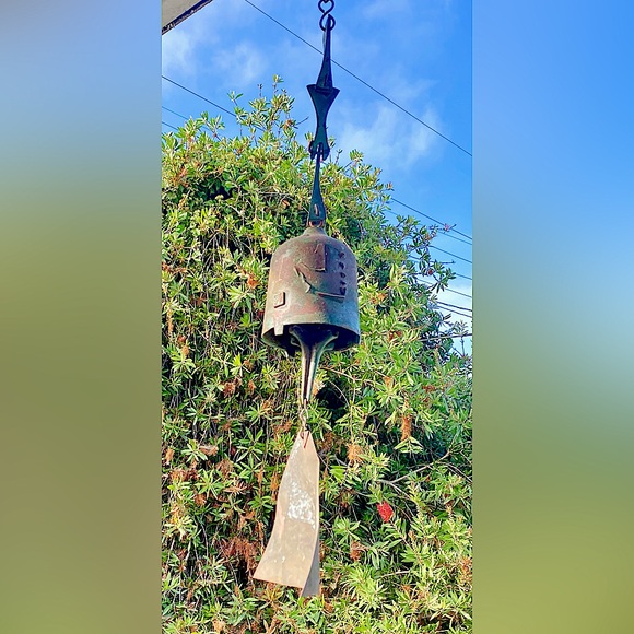 MID CENTURY PAOLO SOLERI BRONZE BELL WIND CHIME - Picture 1 of 11